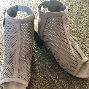 Creamy brown open toed wedge